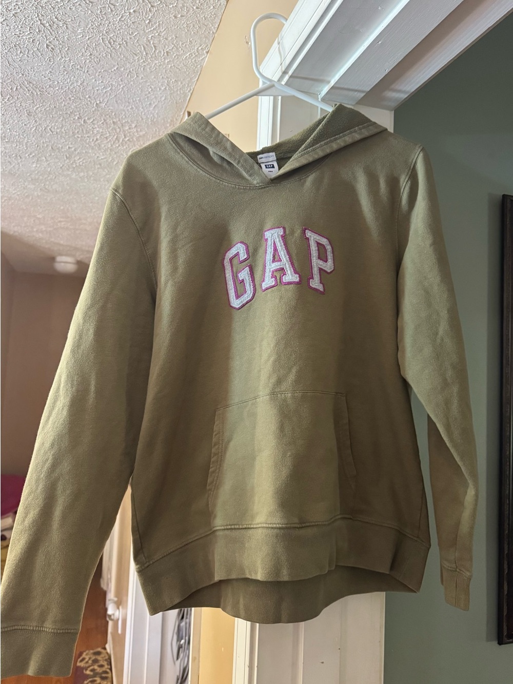 GAP sweatshirt
